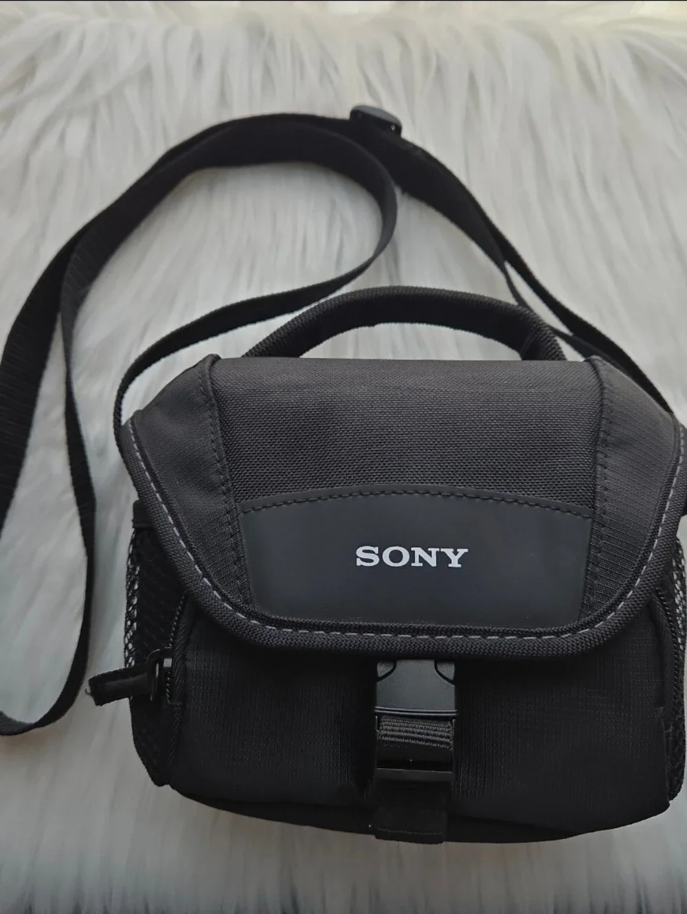 Sony - Soft Carrying Case for Select Sony DSLR and Camcorders - Black